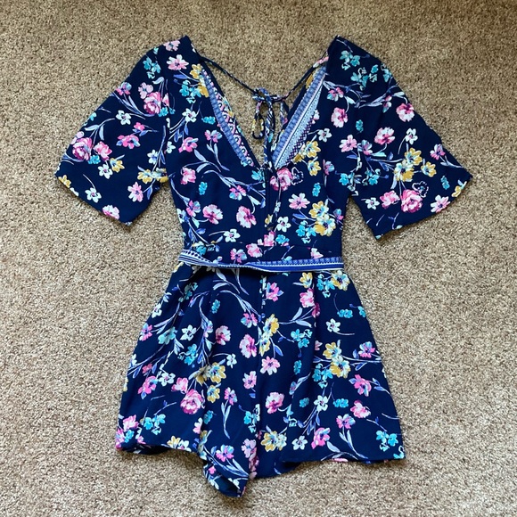 Floral Tie Waist Romper - Picture 2 of 4